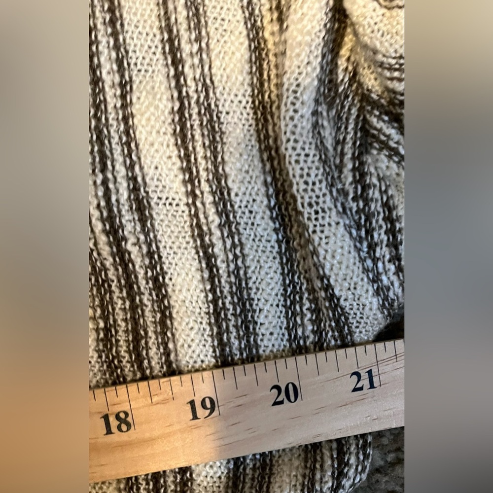 Democracy Striped Asymmetrical Hem Sweater Top Beige & Gray size M - Picture 12 of 16